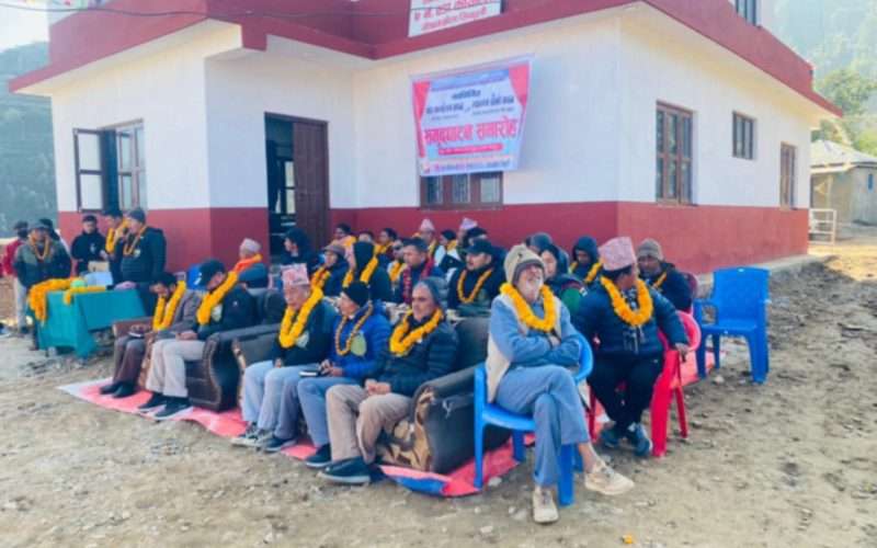 तिनपाटनमा वडा र स्वास्थ्य चौकीको भवन उद्घाटन