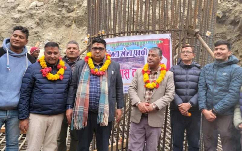 गोलन्जोरको घोक्सिला खोलामा पक्की पुल निर्माण सुरु